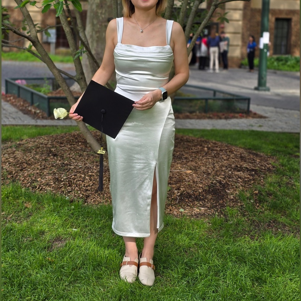 Elegant White Sleeveless Dress